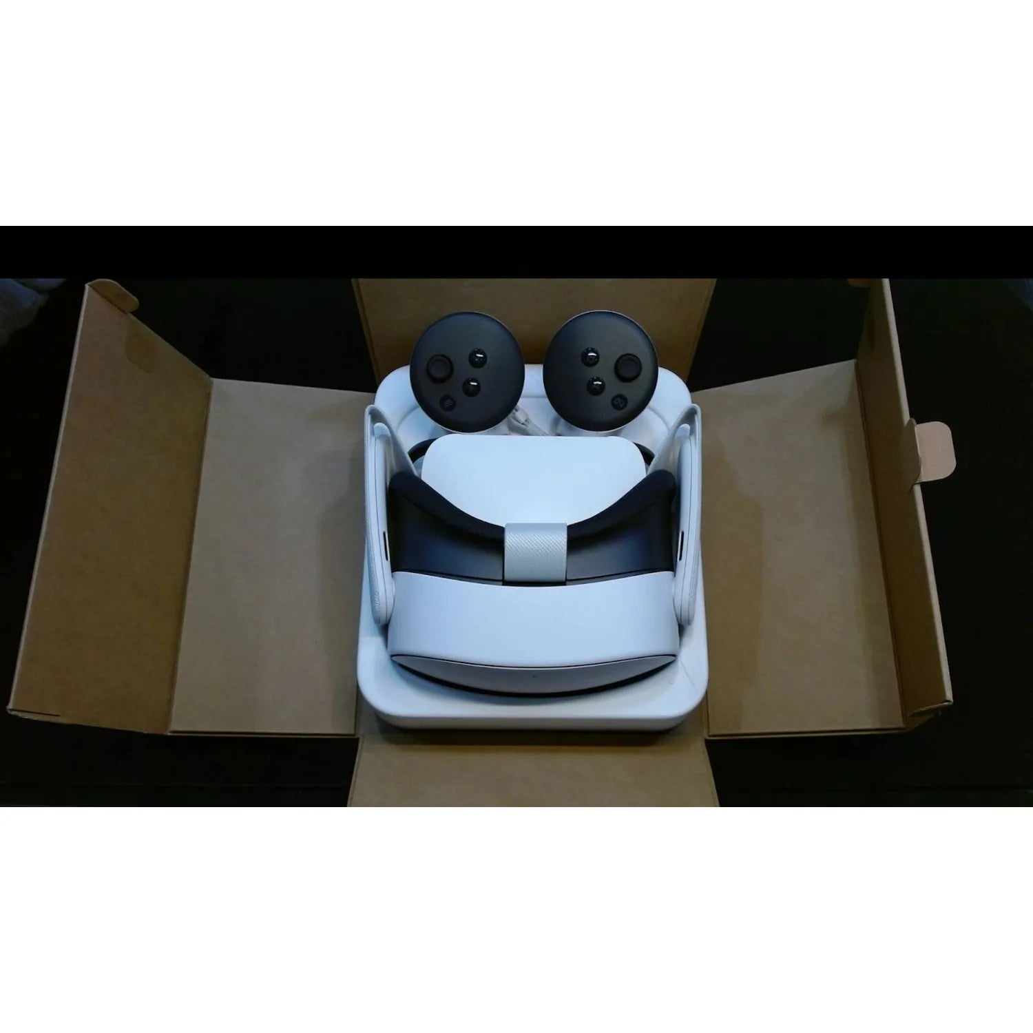 Oculus Quest 3S 128GB Mixed Reality Headset, All-in-One VR/MR System, Unreal Experiences