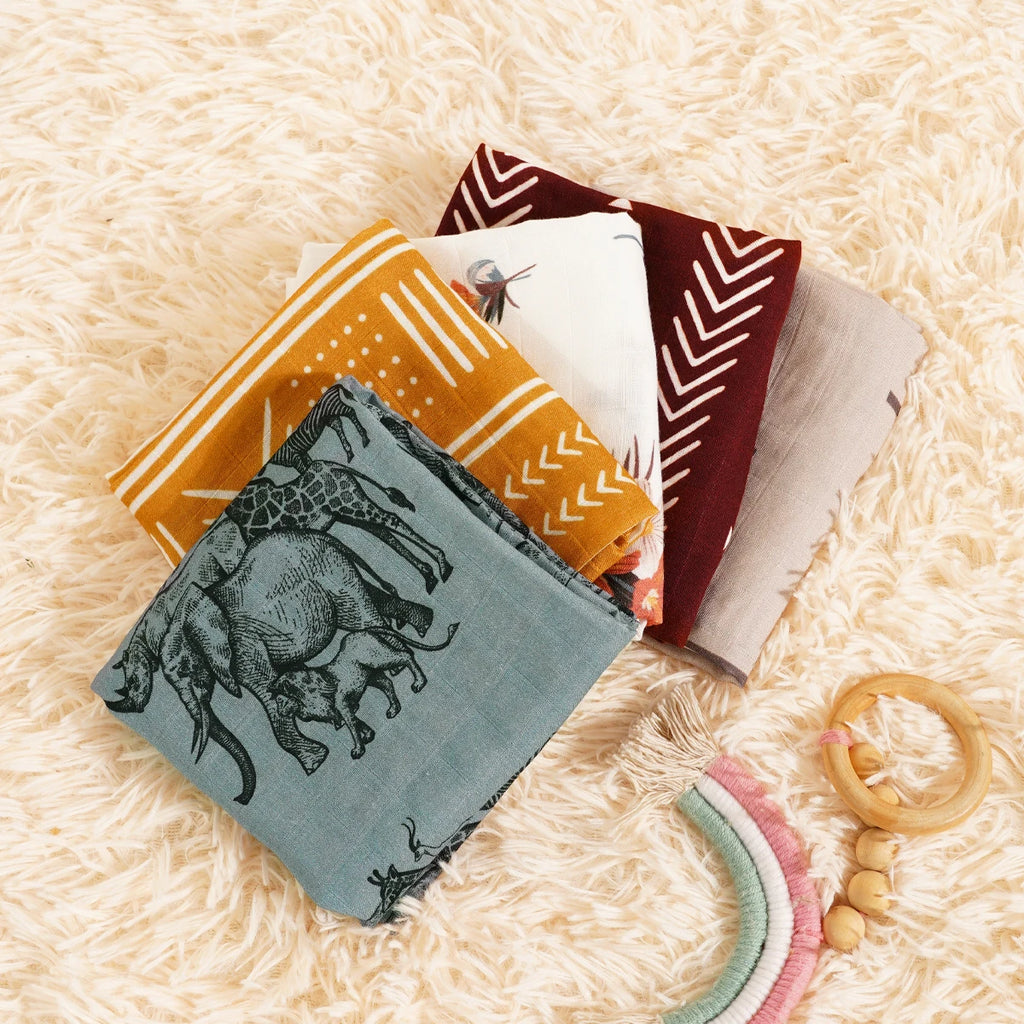Elinfant 5pcs Gift Set Bamboo Cotton Muslin Bib Burp Cloth 100% Cotton 60*60cm 2 Layers Baby Scarf Handkerchief