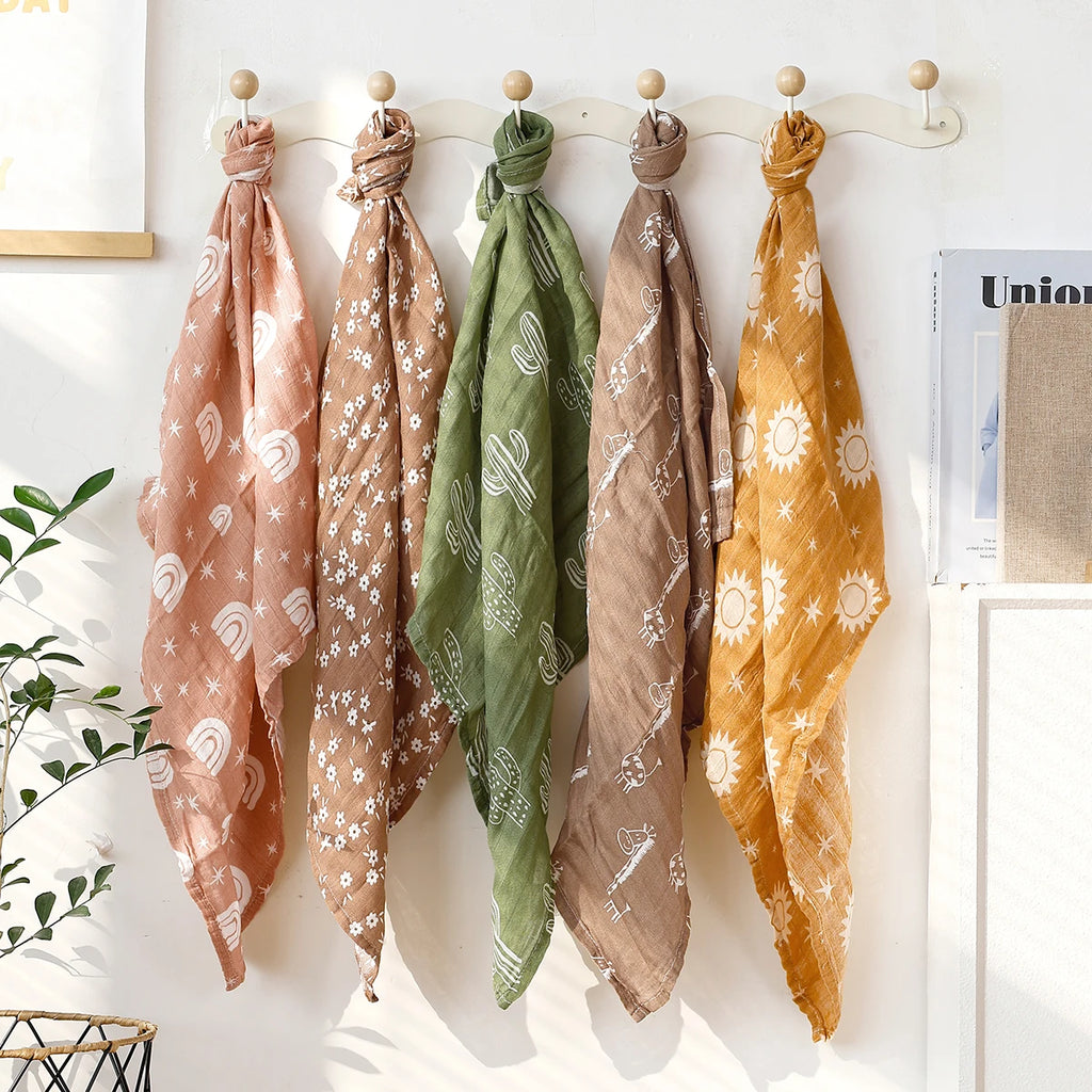 Elinfant 5pcs Gift Set Bamboo Cotton Muslin Bib Burp Cloth 100% Cotton 60*60cm 2 Layers Baby Scarf Handkerchief
