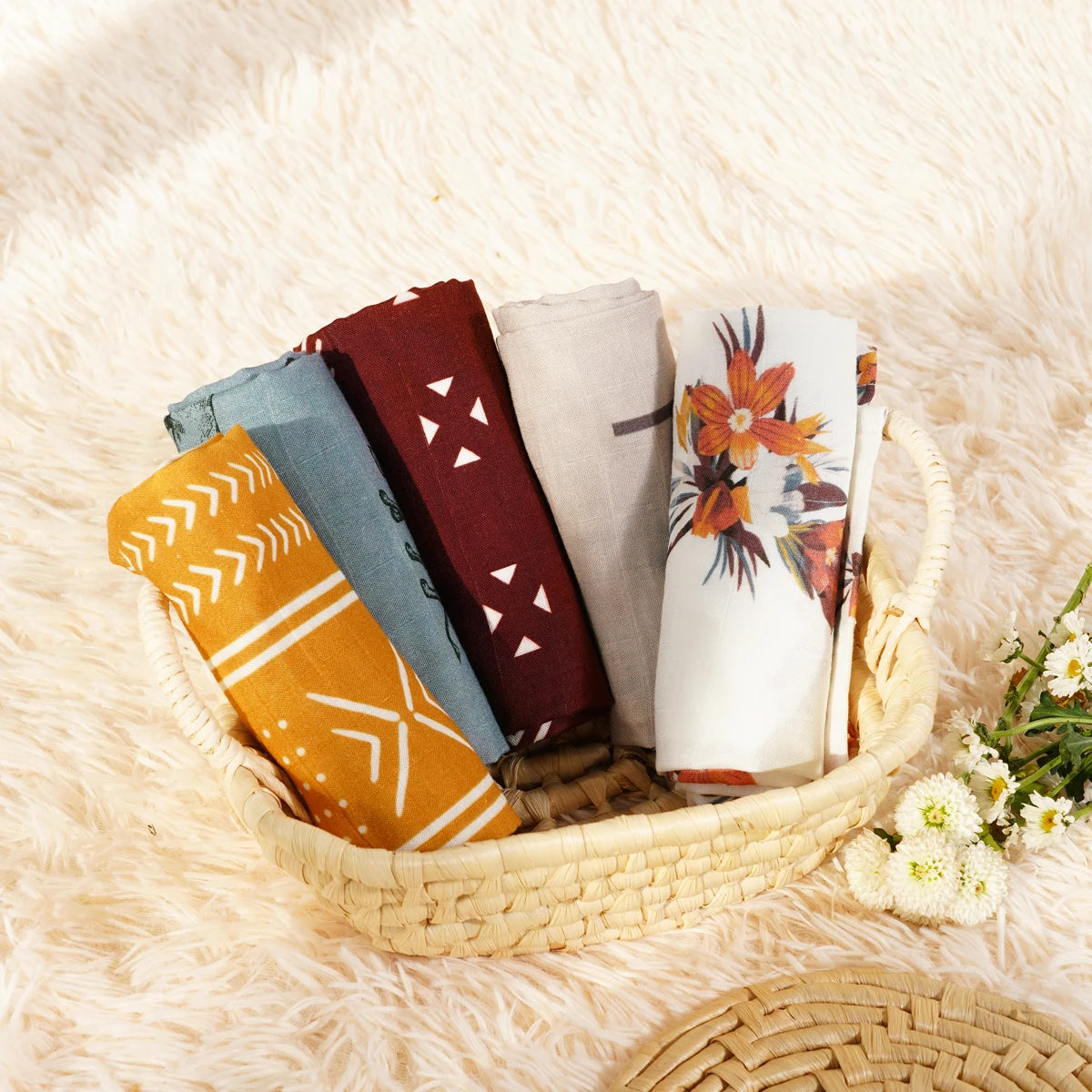 Elinfant 5pcs Gift Set Bamboo Cotton Muslin Bib Burp Cloth 100% Cotton 60*60cm 2 Layers Baby Scarf Handkerchief