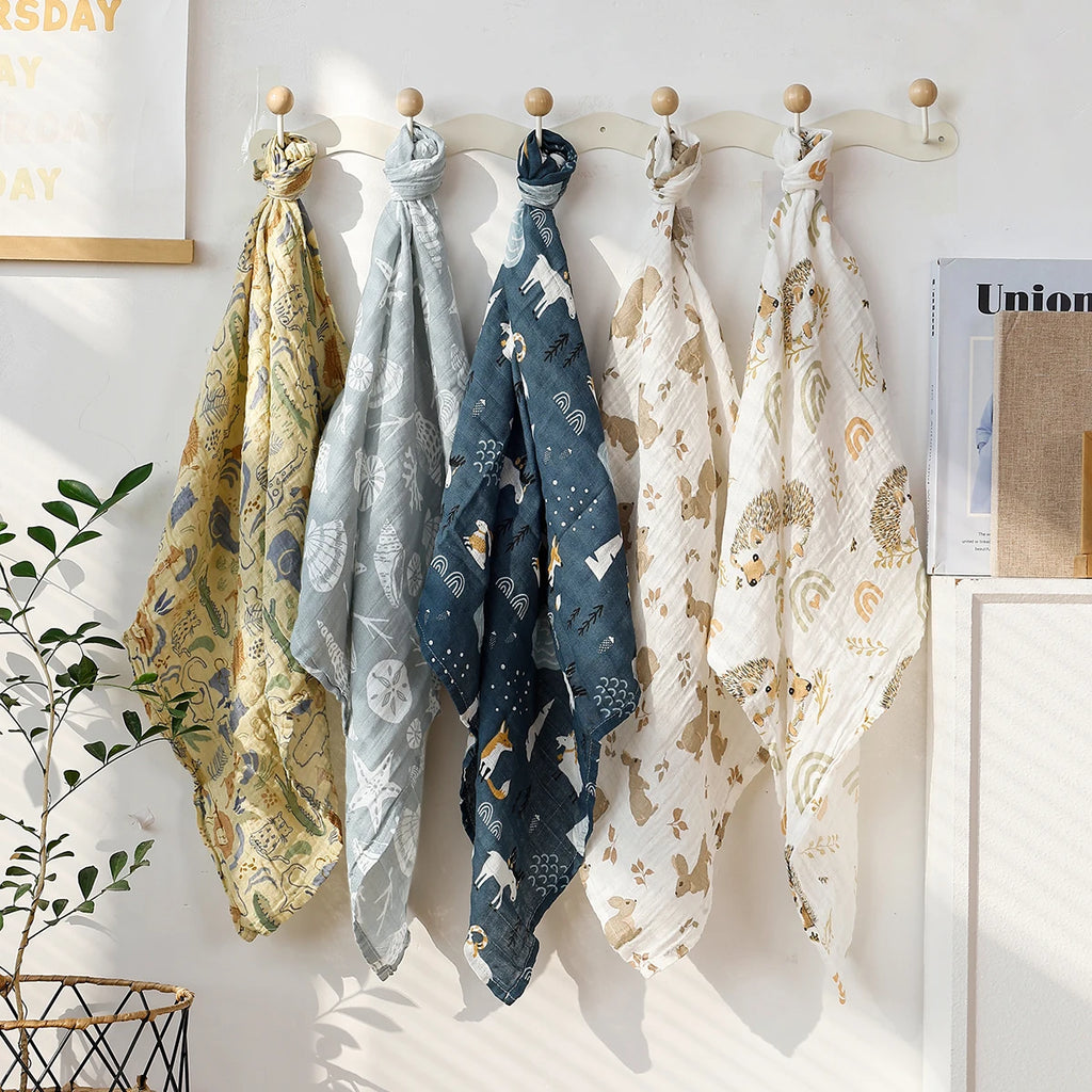 Elinfant 5pcs Gift Set Bamboo Cotton Muslin Bib Burp Cloth 100% Cotton 60*60cm 2 Layers Baby Scarf Handkerchief
