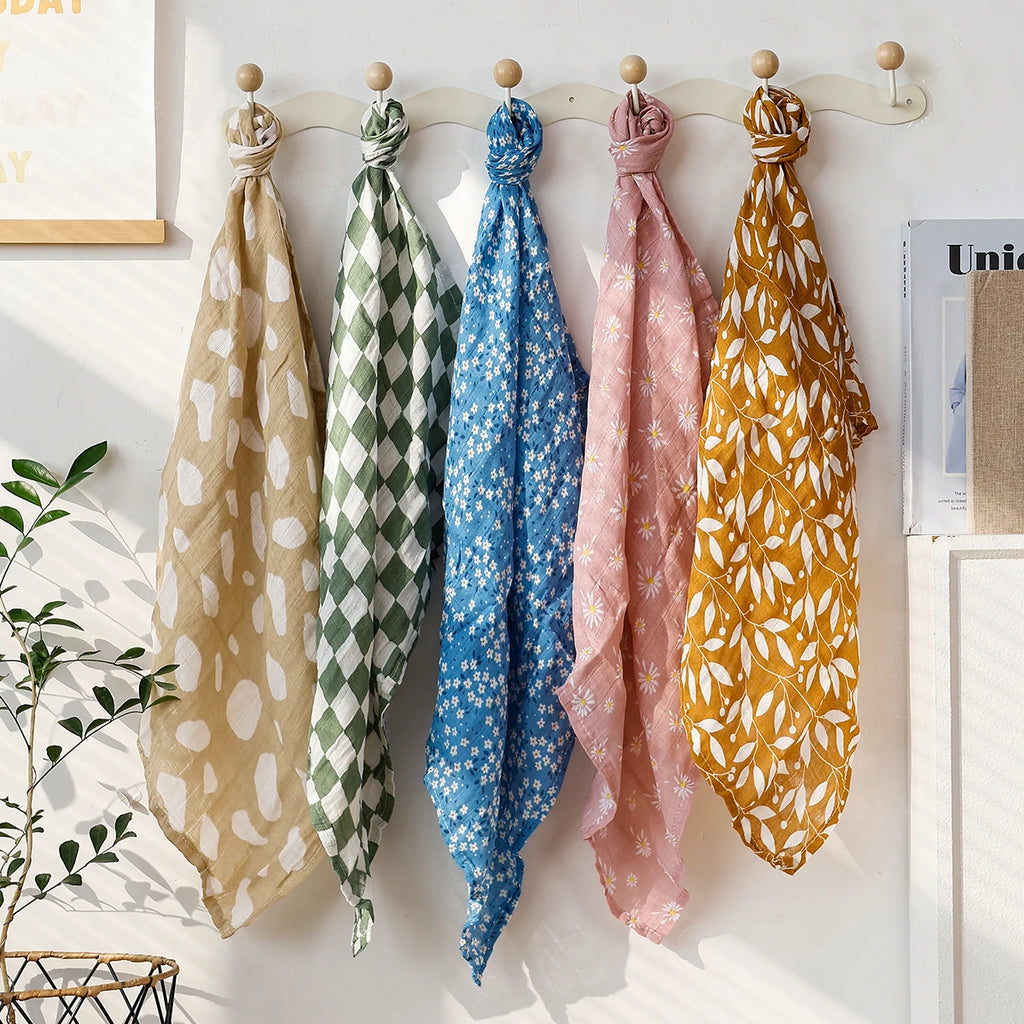 Elinfant 5pcs Gift Set Bamboo Cotton Muslin Bib Burp Cloth 100% Cotton 60*60cm 2 Layers Baby Scarf Handkerchief