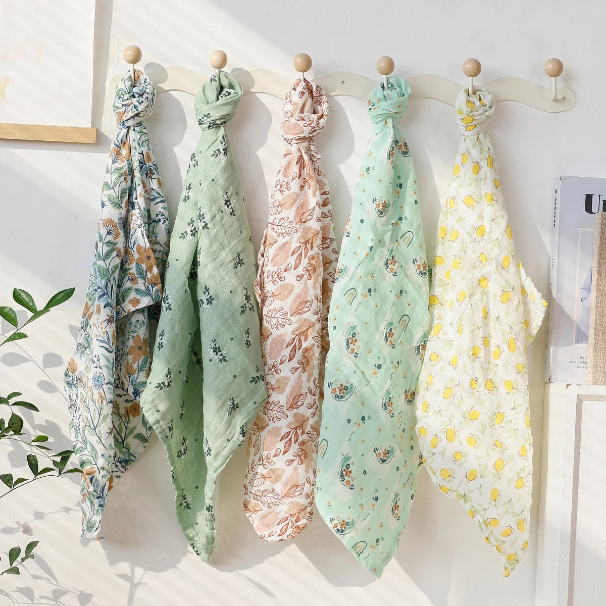 Elinfant 5pcs Gift Set Bamboo Cotton Muslin Bib Burp Cloth 100% Cotton 60*60cm 2 Layers Baby Scarf Handkerchief